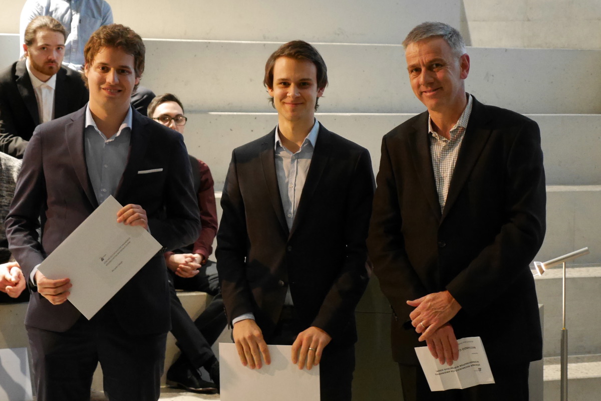 Riccardo Cavegn, Oliver Lehmann (beide: ZHAW); Prof. Patrik Thalparpan, Leiter Studiengang Bauingenieurwesen ZHAW, Winterthur