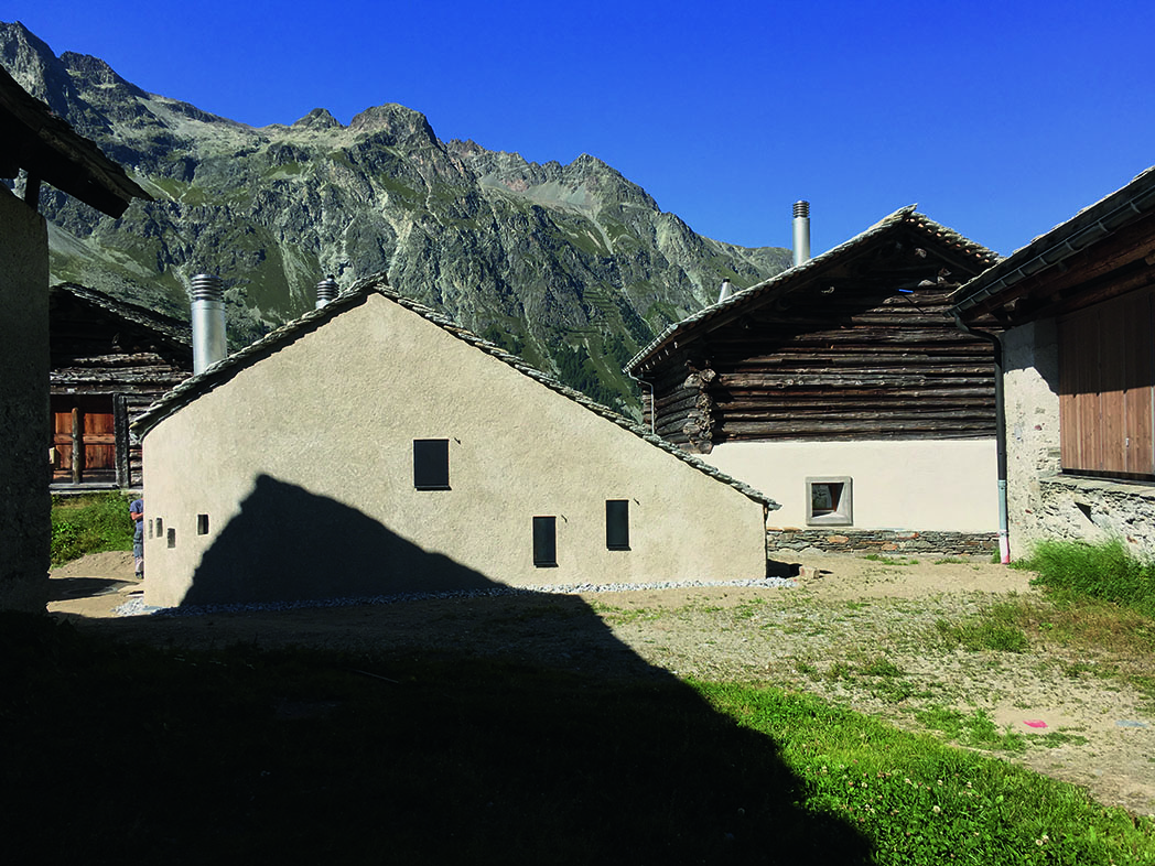 Trasformazione e ricostruzione di due rustici, Isola.