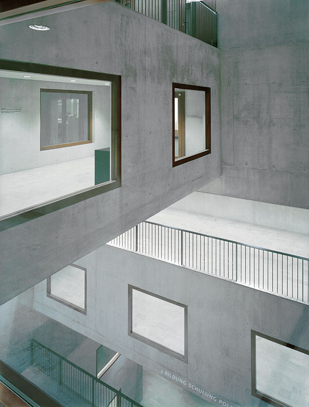 giuliani.hönger, Fachhochschule Sihlhof, Zurigo 2003.r