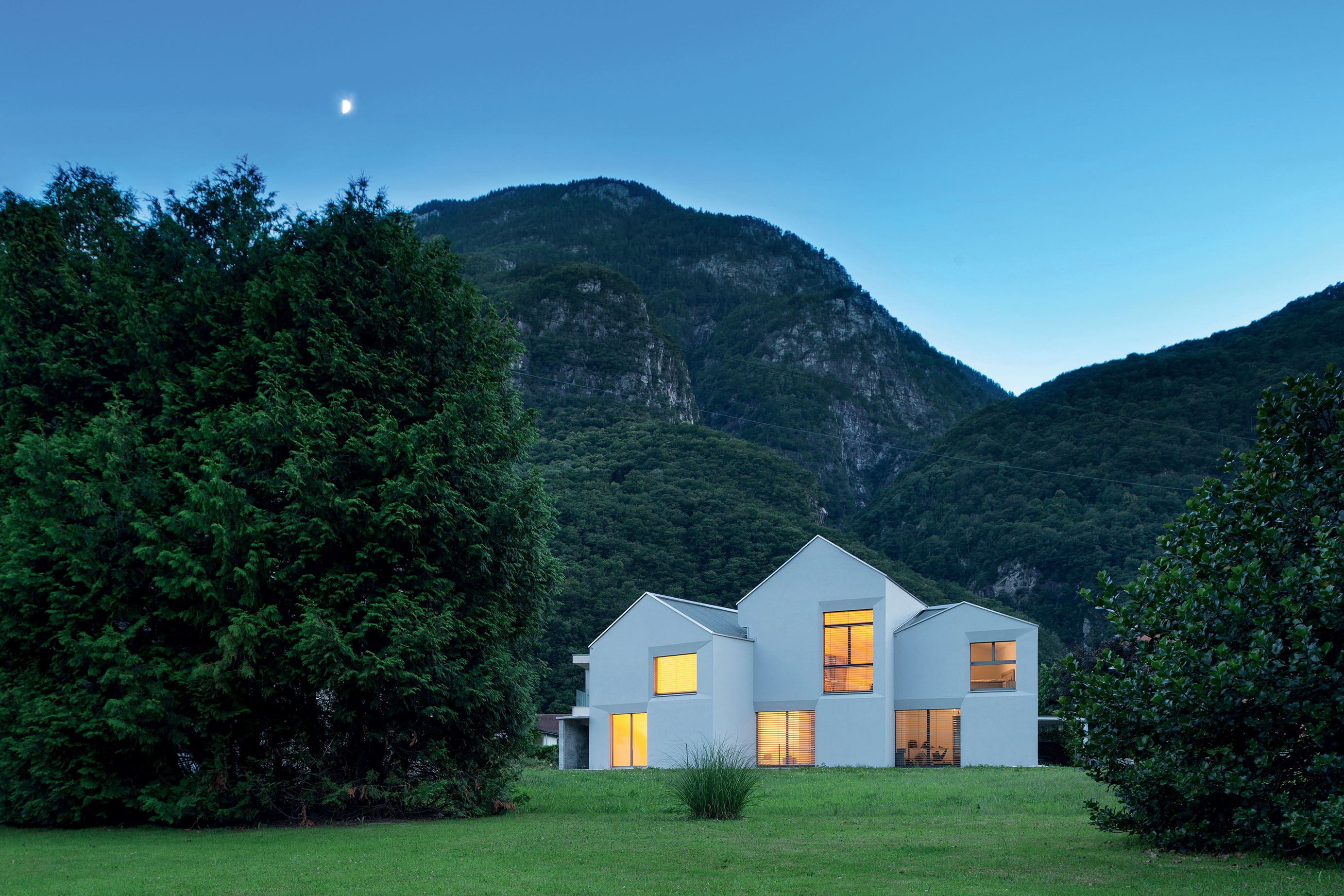 Swiss House XXII, Pronzo.