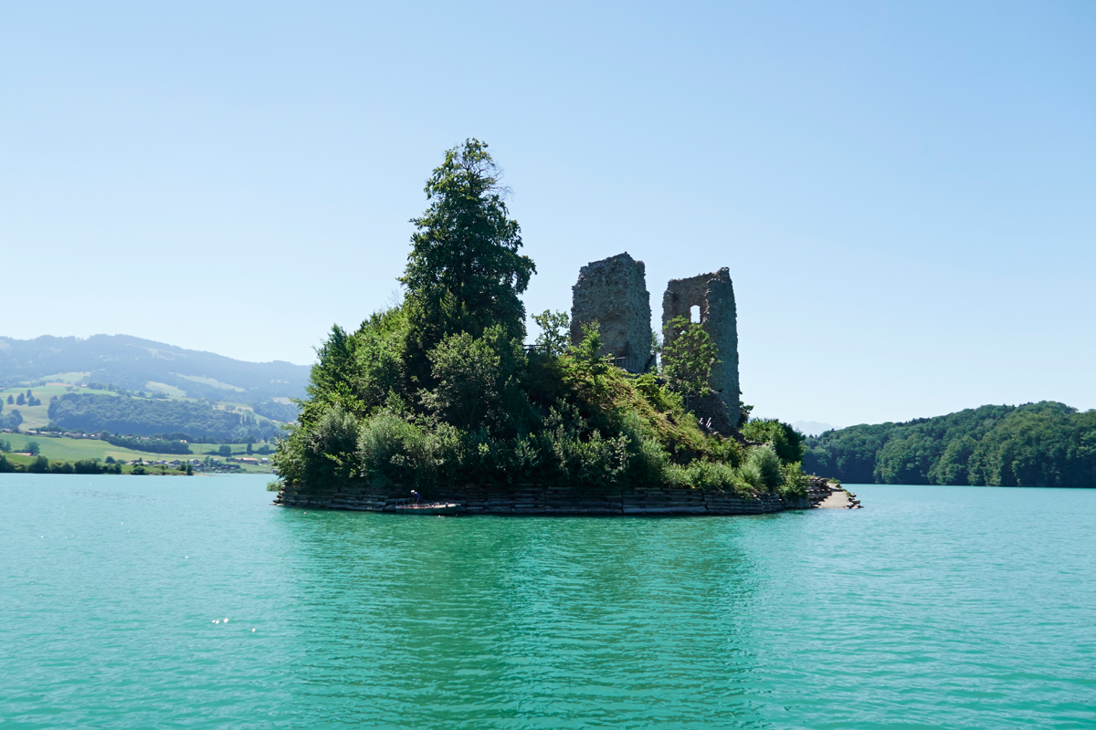 Turm-Insel / Île d’Ogoz, lac de la Gruyère / FR