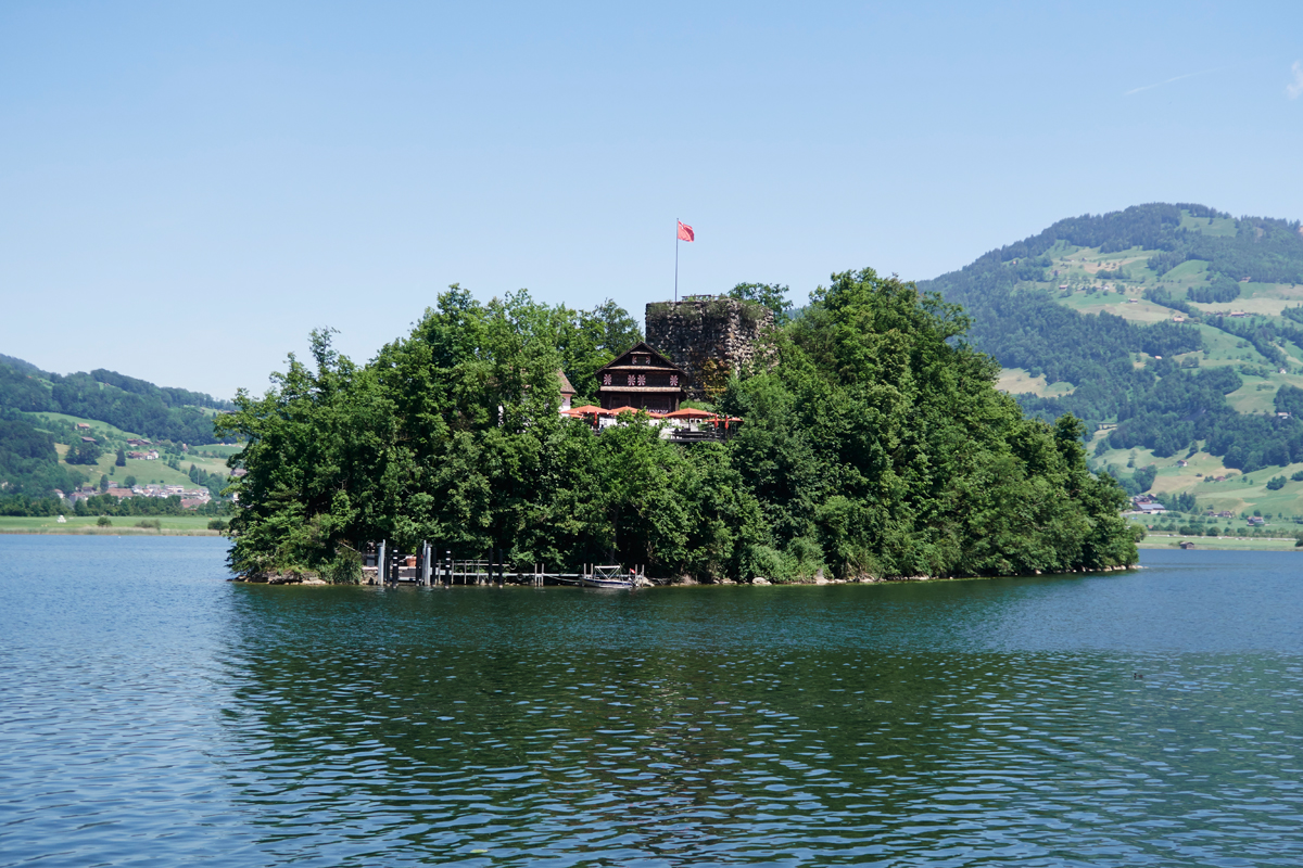 Sagen-Insel / Schwanau, Lauerzersee / SZ