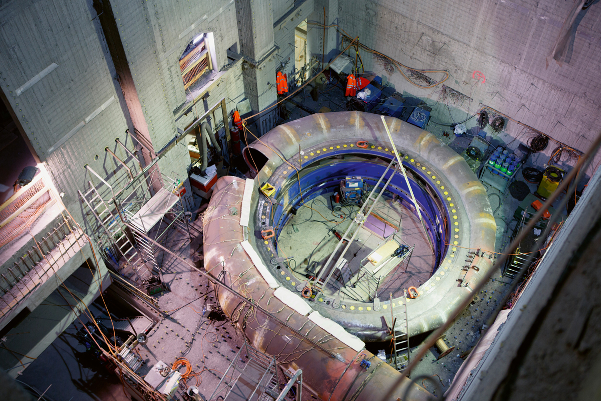 Das Spiralgehäuse einer Pumpturbine dient zur Optimierung der Anströmung der Turbine.
