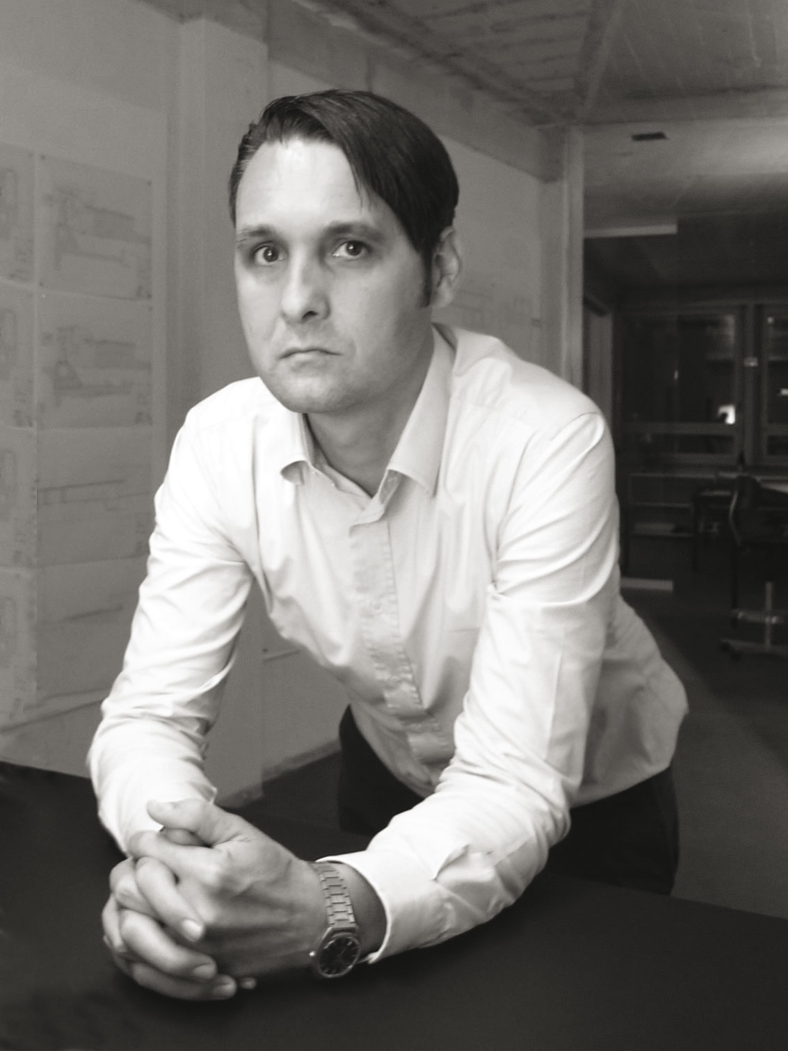 Christian Penzel a étudié le design industriel et l’architecture à Berlin et Hambourg. Depuis 2004, il est à la tête de son propre cabinet d’architecture à Zurich et d’un bureau d’architecture et d’ingénierie conjointement avec Martin Valier, à Coire et Zurich. Il est également expert auprès de la Haute école de Lucerne ainsi que rédacteur indépendant pour le compte de diverses revues spécialisées