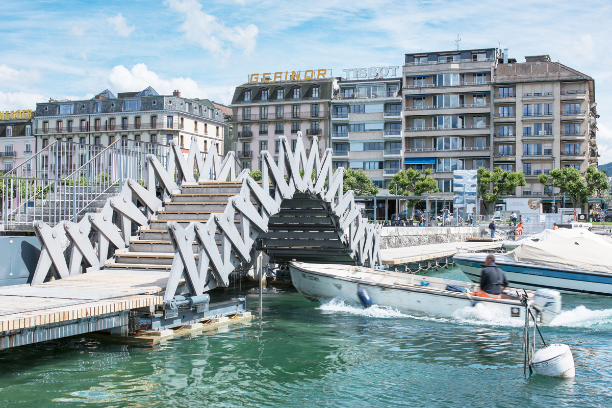 Die ausgeklügelte Scherenkonstruktion der neuen Fussgängerbrücke zum Jet d’Eau in Genf geht als Gesamtsieger des 2. Building-Awards hervor.