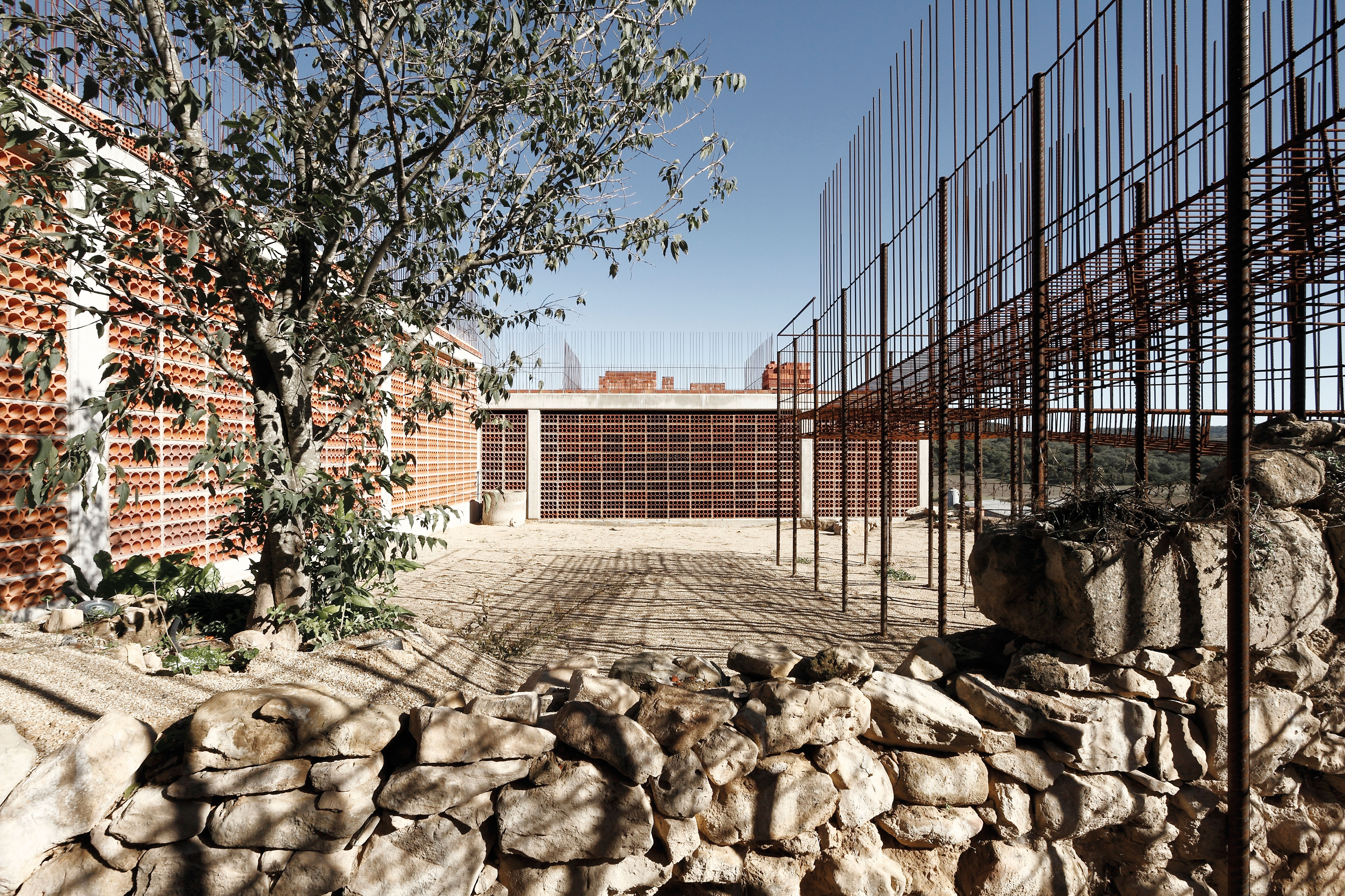 Centre d’interprétation du dolmen mégalithique de Seró, Lleida. Toni Gironés, 2012.