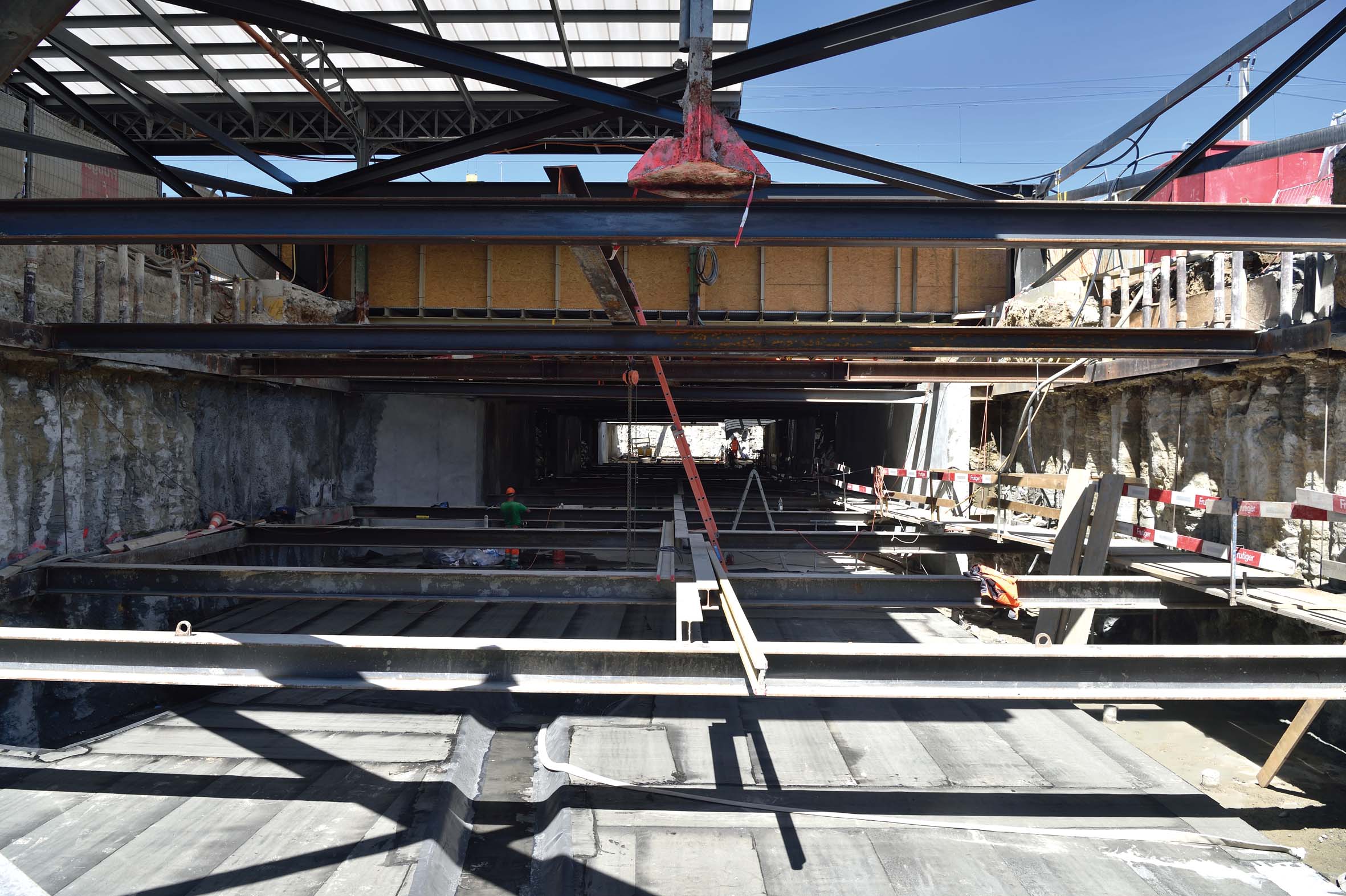 Construction du passage inférieur au sud de la gare