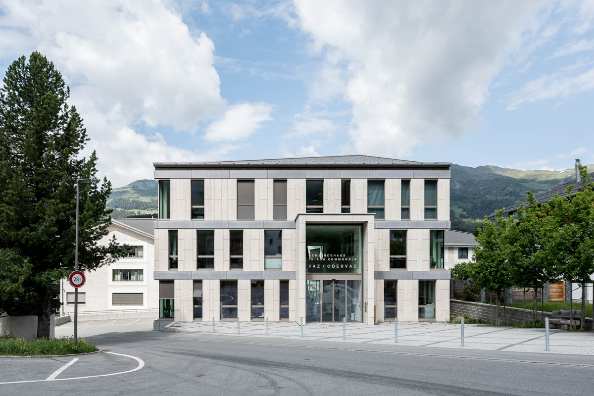 Ansicht Gemeindehaus der Bürgergemeinde: Lücken im Siedlungszentrum sollen vermehrt mit Familienwohnungen überbaut werden.