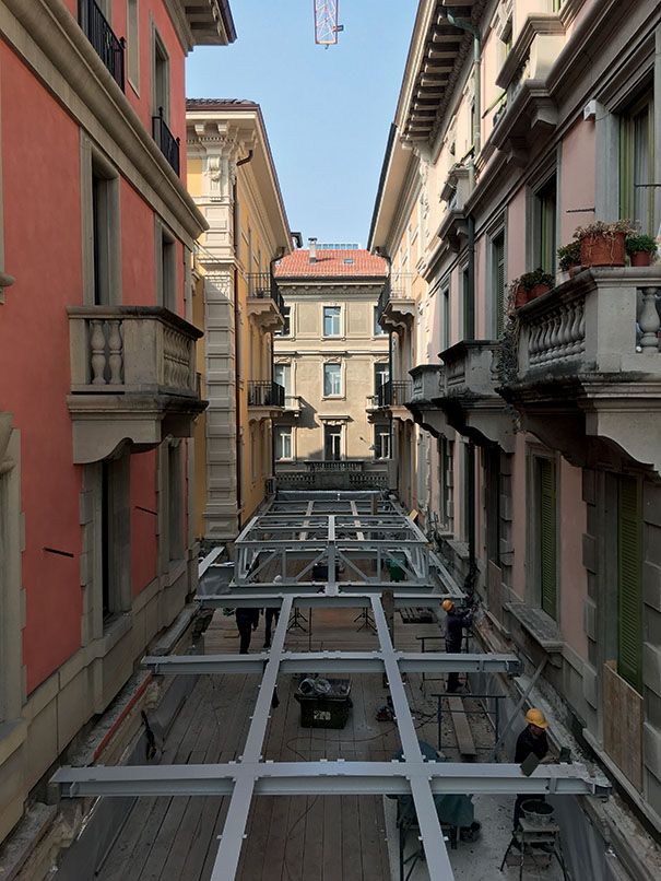 Nuova costruzione della copertura. Risanamento della "Galleria", Lugano.