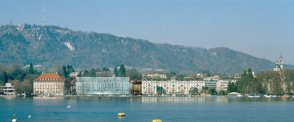 Der Mythenquai mit dem Swiss-Re-Neubau der Basler Architekten Diener &amp; Diener.