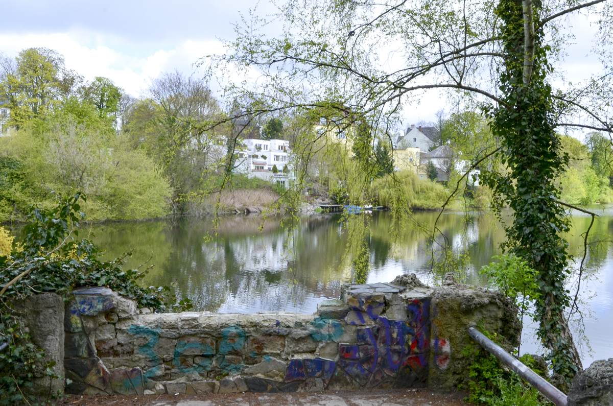 Villa Ury, Berlin: Der Garten und die Villa wurden 1944 dem Erdboden gleich gemacht. (2016)