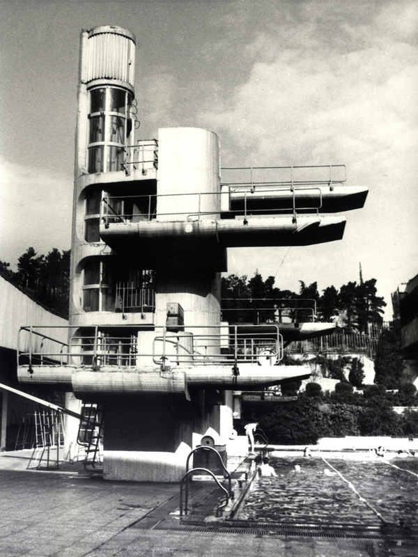 Laguna Vere heisst das grosse Schwimmbad in Tbilis (Architekten: Shota Kavlashvili, Rama Kiknadze, Gia Abuladze. 1978). Der Komplex entsprach den damaligen internationalen Standards für Wassersportwettbewerbe und ist ein einzigartiges Beispiel modernistischer Architektur in Tbilisi.