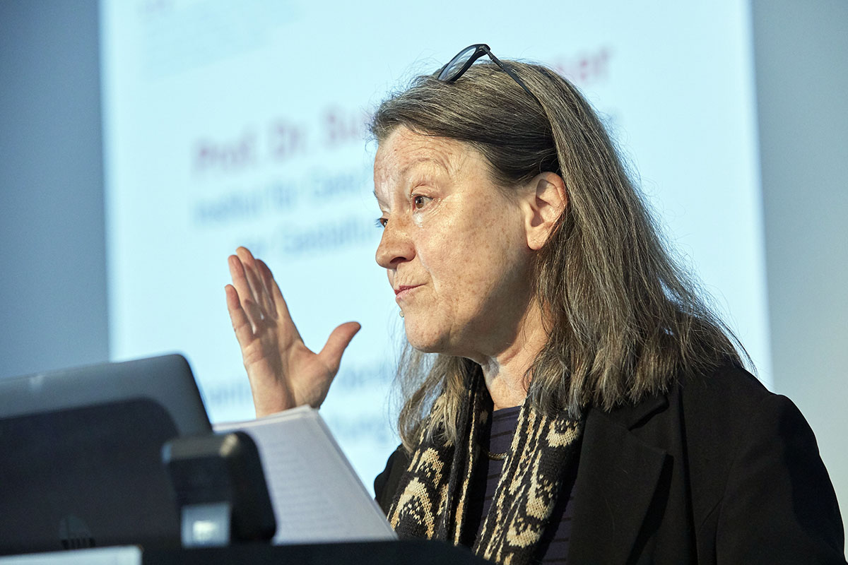 Prof. Dr. Susanne Hauser, Institut für Geschichte und Theorie der Gestaltung an der UdK Berlin, sprach über die Rolle der Plätze in urbanen Zivilgesellschaften.