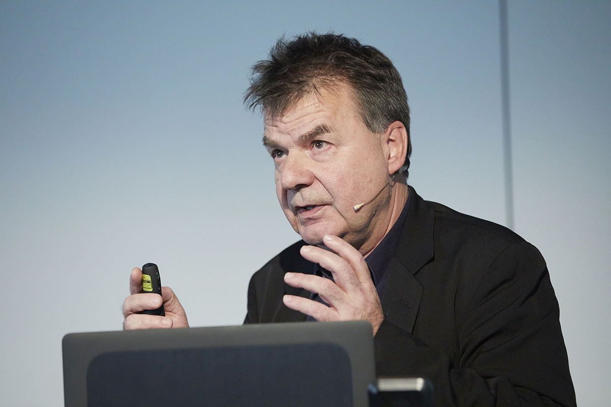 Auch Prof. Günther Vogt vom Institut für Landschaftsarchitektur der ETH Zürich sprach über die Planung öffentlicher Räume in London – die de facto oft unter privater Kontrolle stehen – und über die Situation in der Schweiz.