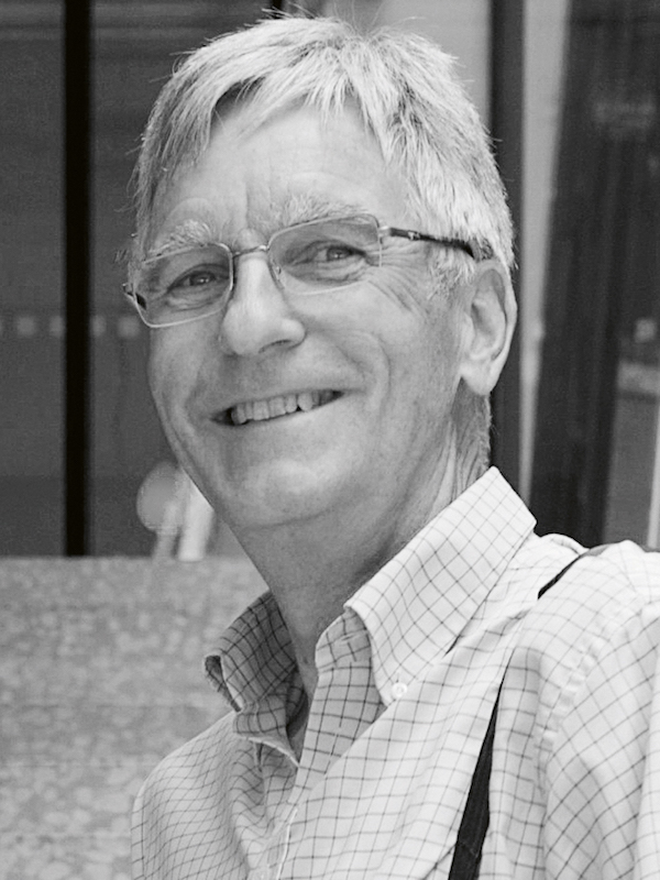 Gérard Rutishauser schloss sein Bauingenieurstudium an der ETH 1974 ab. 1991 gründete er das Ingenieurbüro Rutishauser für Bau, Verkehr und Umwelt, das er bis zu seiner Pensionierung im Jahr 2006 leitete. Zeitweise arbeitet Gérard Rutishauser noch freiberuflich als Experte für Fahrbahntechnik im Schienenverkehr.