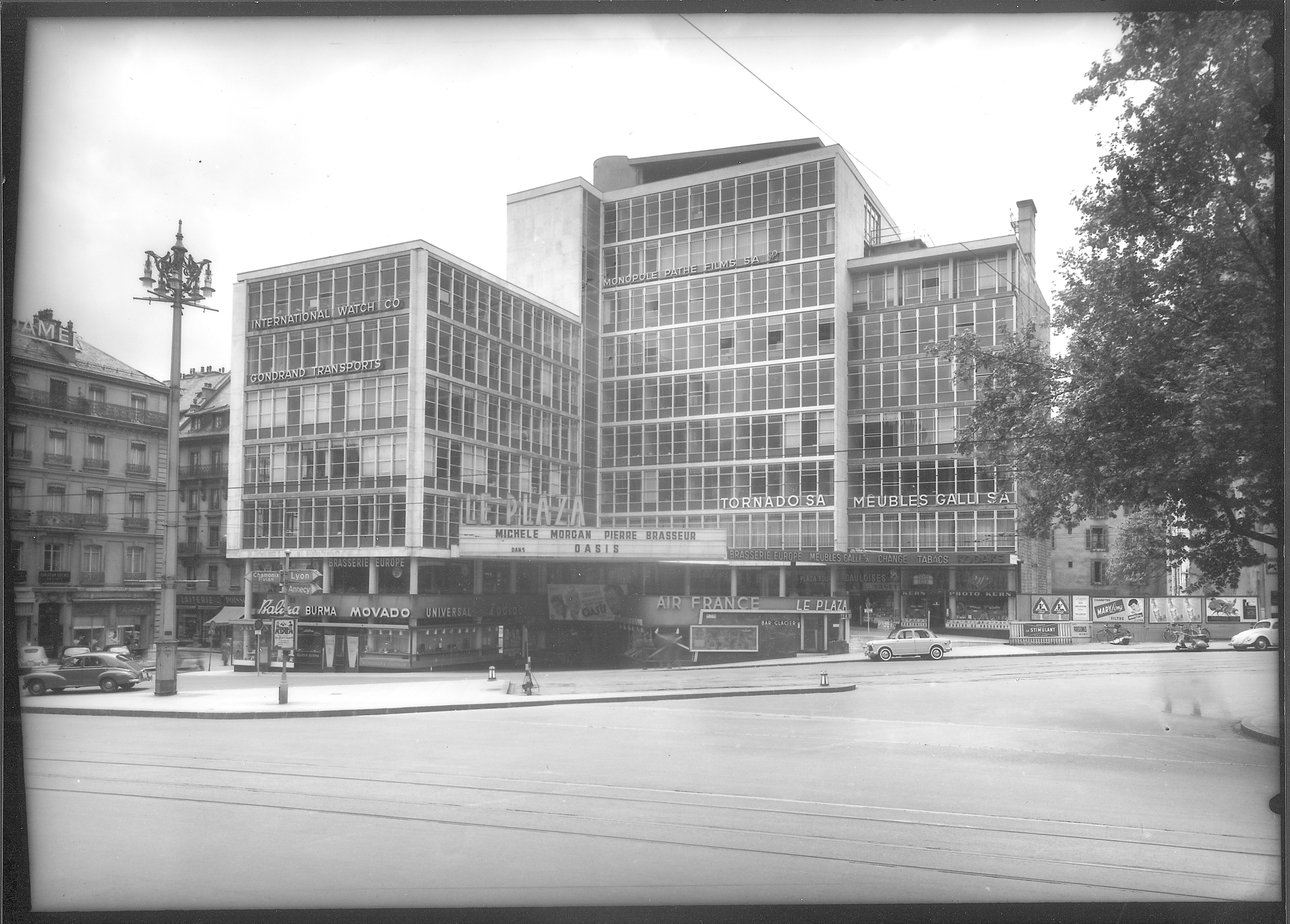 Mont-Blanc Centre, vue de jour vers 1953