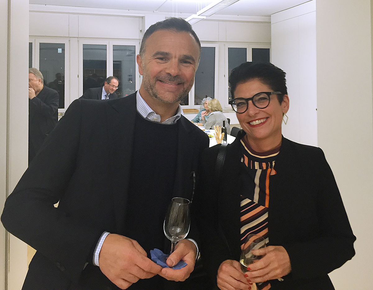 Mauro Solidoro, CEO des Büromöbelherstellers SARA, kam mit Gaby Neyer von der Transformer Werbeagentur.