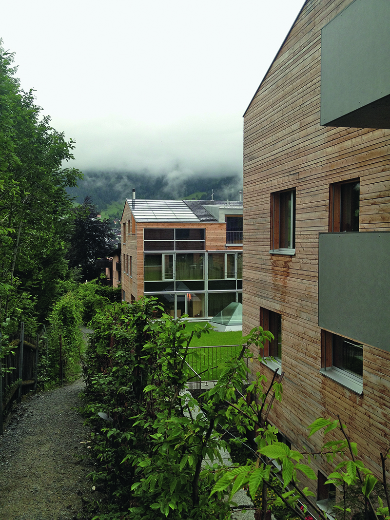 Bauprojekt: Plusenergie -Mehrfamilienhäuser, Flims GR Baujahr: 2011