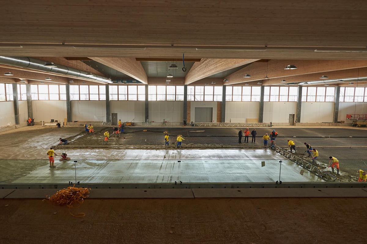 Kombiniertes Sportzentrum Zürich Heuried von EM2N