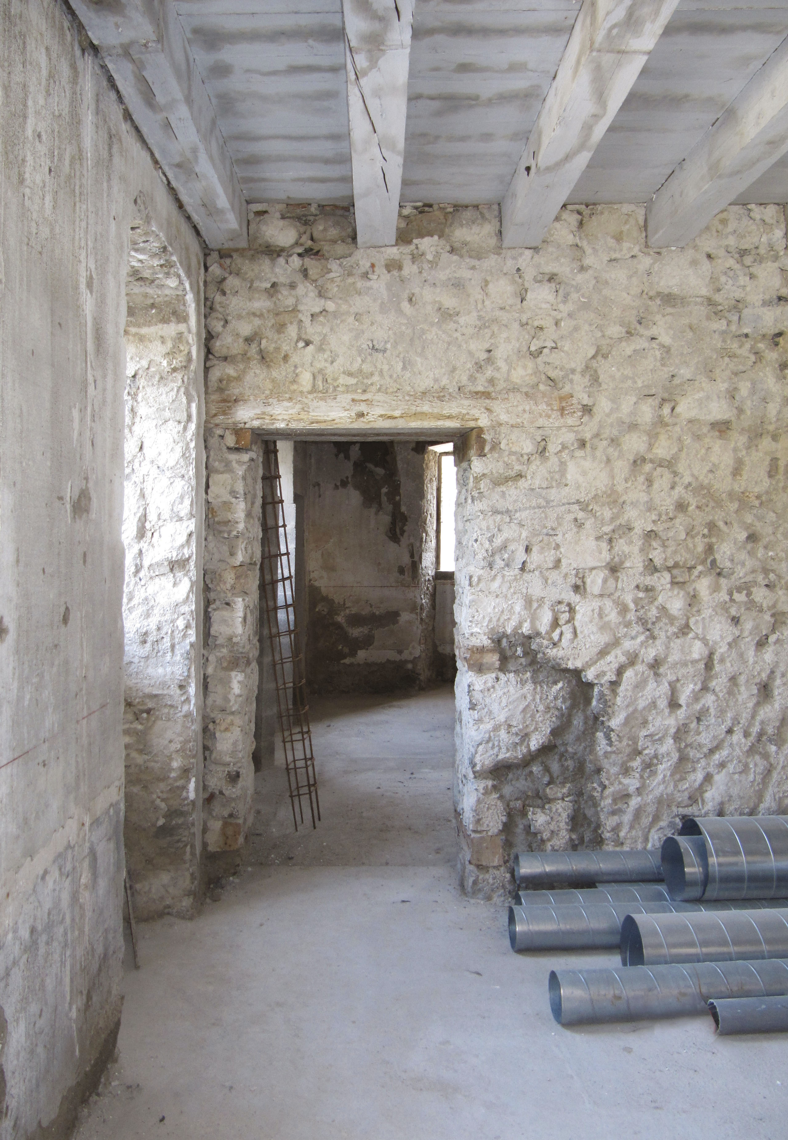 La structure originelle des pièces commandées avec leurs portes en enfilade a été préservée.