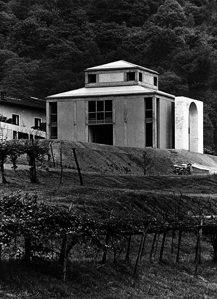 Casa Tonini a Torricella (B. Reichlin &amp; F. Reinhart, 1972-1974).