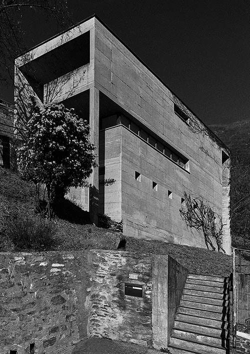 Casa Kalman a Brione sopra Minusio (L. Snozzi, 1974-1976)