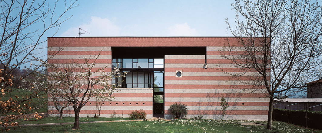 Casa Bianchi a Ligornetto (M. Botta, 1975-1976).