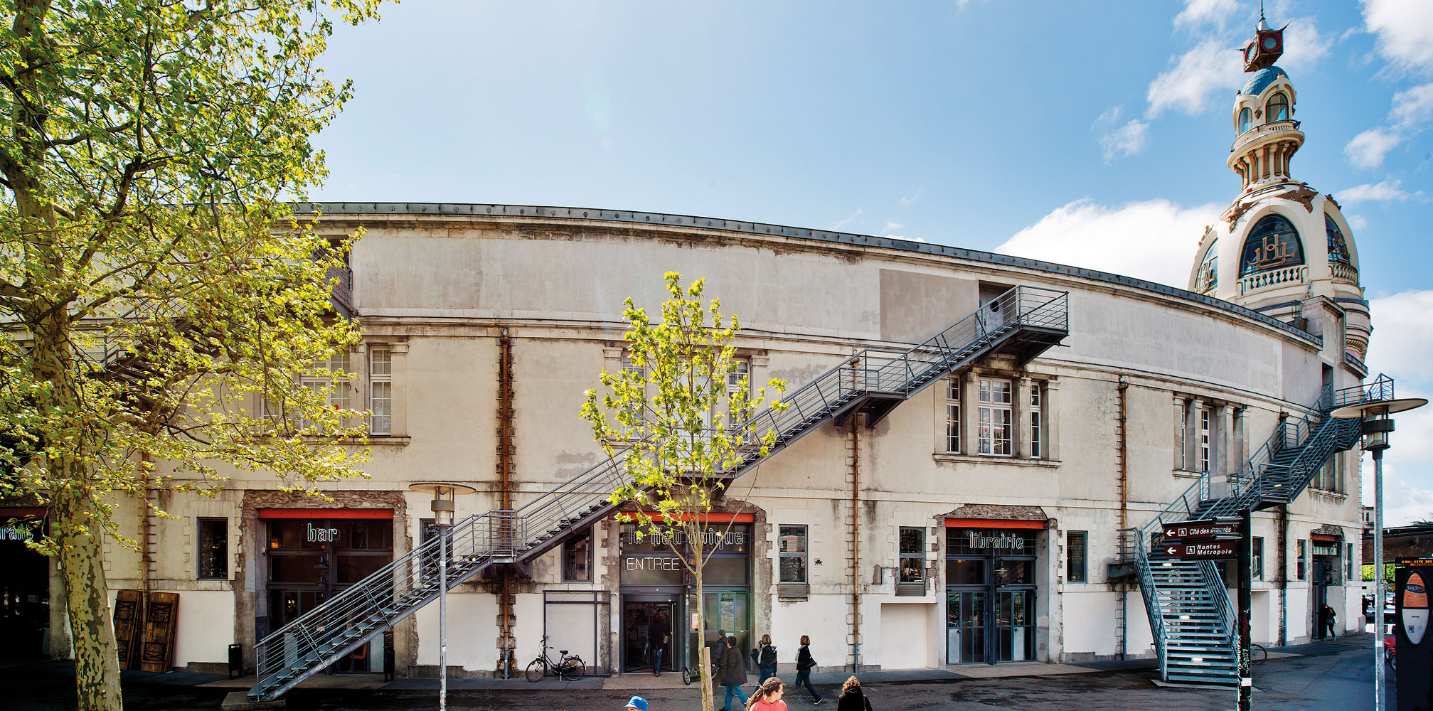 L'escalier de secours pléthorique du Lieu Unique à Nantes