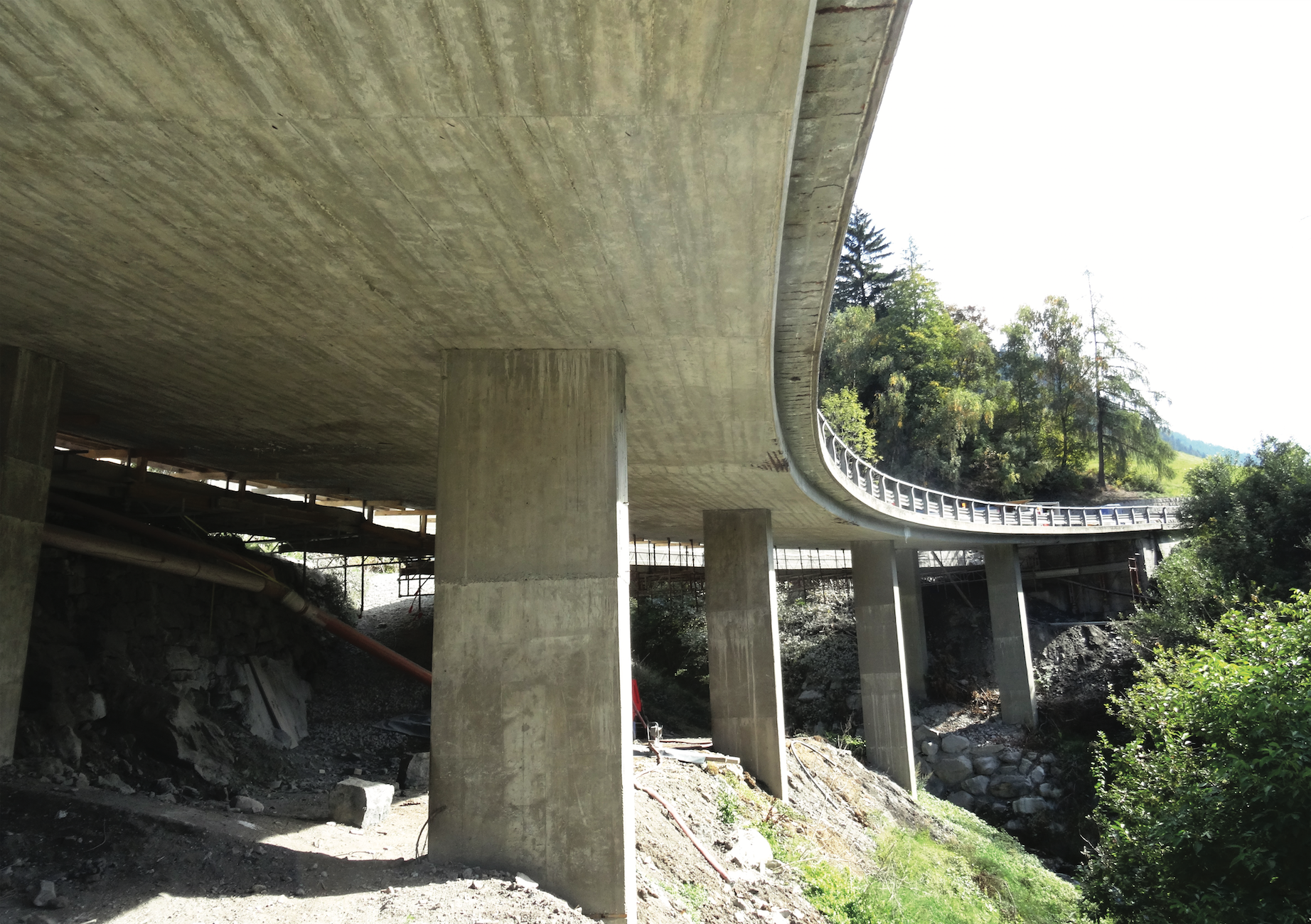Le pont de Bramois avec sa forte pente