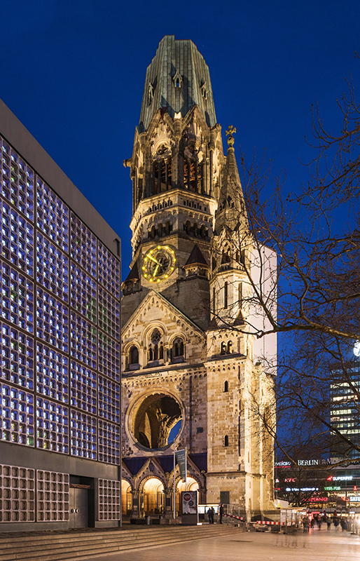 Kategorie: Außenbeleuchtung / Anstrahlung / Turm der Gedächtniskirche, Berlin / Kardorff Ingenieure Lichtplanung GmbH