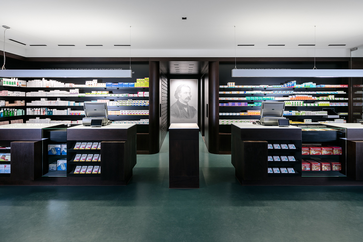 Kategorie: Shopbeleuchtung | Löwen Apotheke, Neuruppin | Conceptlicht GmbH