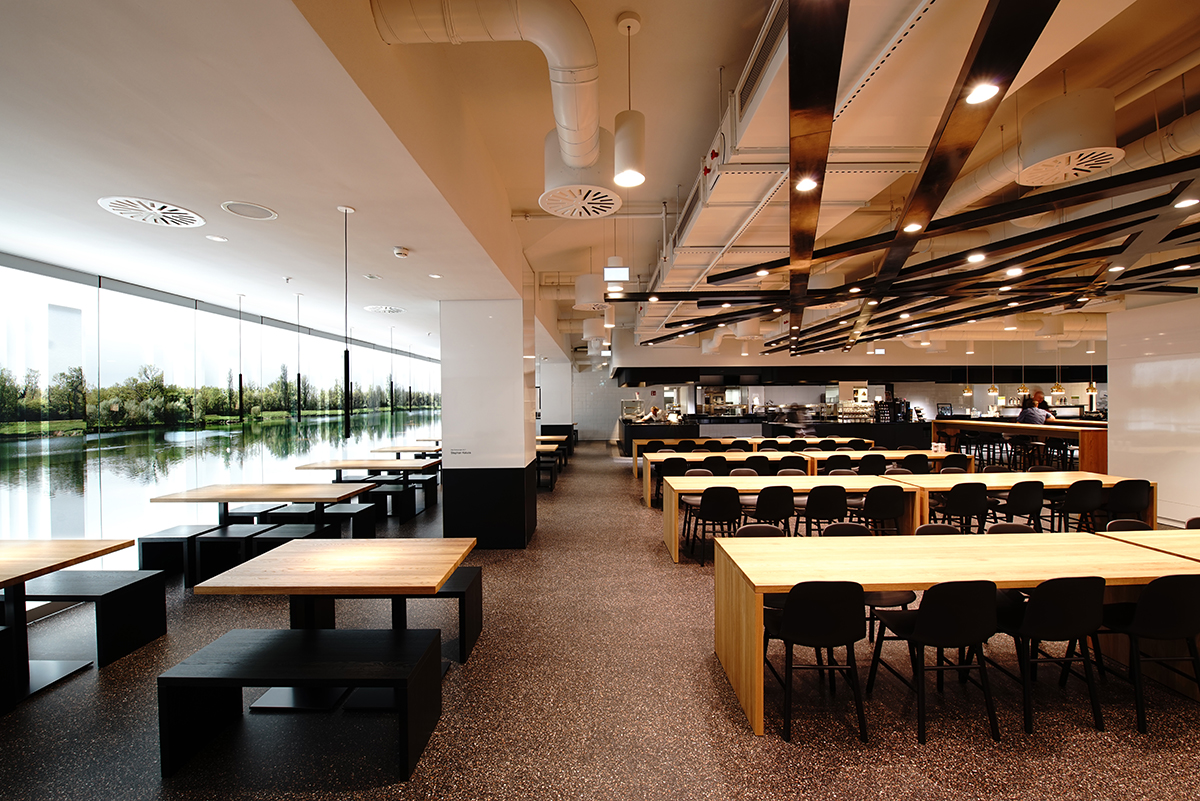 Kategorie: Hotel / Gastronomie | Mitarbeiterkantine Düsseldorf | Licht Kunst Licht AG