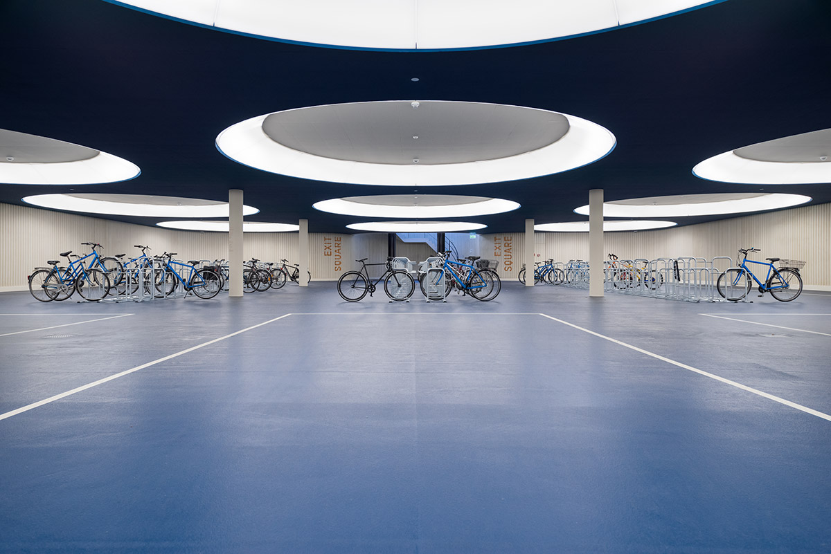 Kategorie: Verkehrsbauten | Fahrradtiefgarage Basel | Licht Kunst Licht AG