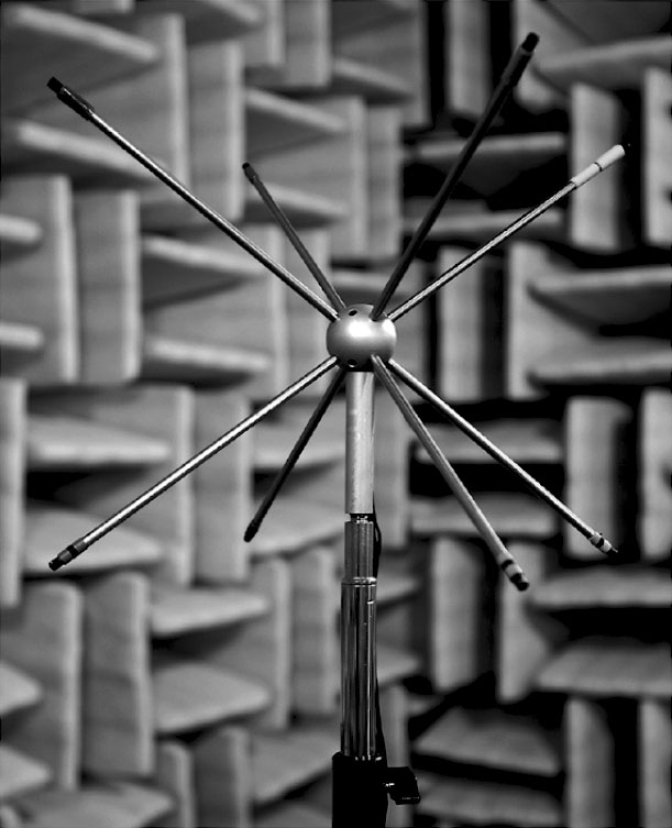 Array cubico di microfoni omnidirezionali.
