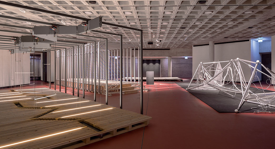 Allestimento delle Sette Architetture Automatiche al livello -1 del Teatro dell’architettura