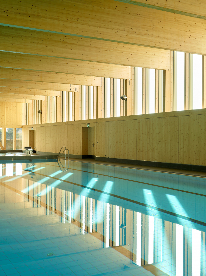Hallenbad Cossy / Nyon VD: Neubau 2017. Architektur: IttenBrechbühl, Lausanne