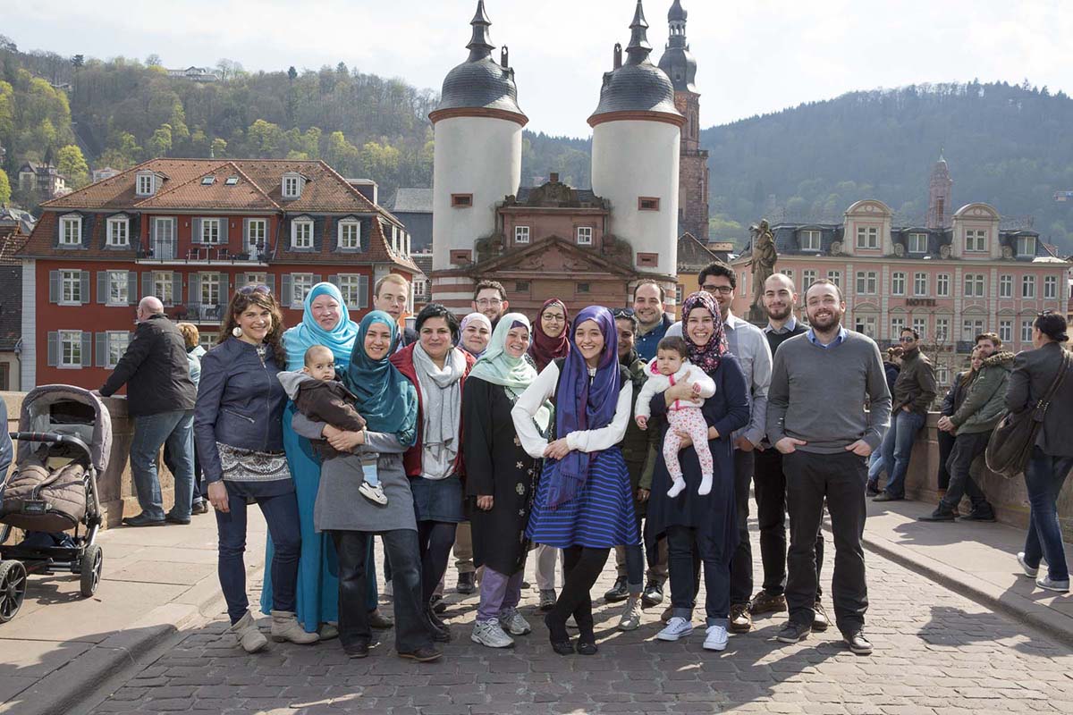 IBA_KANDIDAT #037 Teilseiend. | Initiative Heidelberger Muslime | Nicht verortet • Der IBA_KANDIDAT Teilseiend hat sich zum Ziel gesetzt, muslimisches Leben in Heidelberg sichtbar zu machen: Mit einem spezifischen Ort der Begegnung und des Austauschs rund um eine Islamische Akademie sollen der innermuslimische und interreligiöse Dialog vorangetrieben werden.
