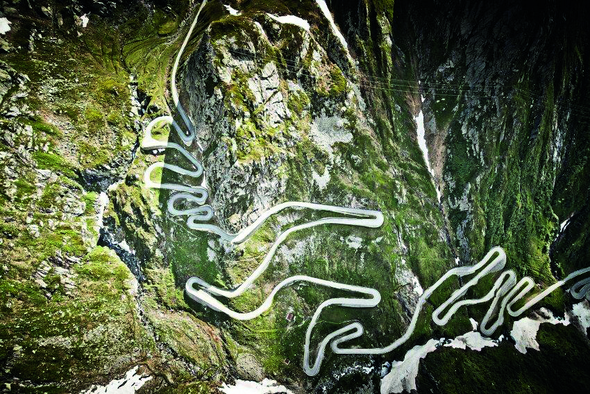 Francesco Meschini, Passo del San Gottardo 1932, la vecchia strada della Tremola, in patriziato.airolo/il-san-gottardo/la-vecchia-tremola