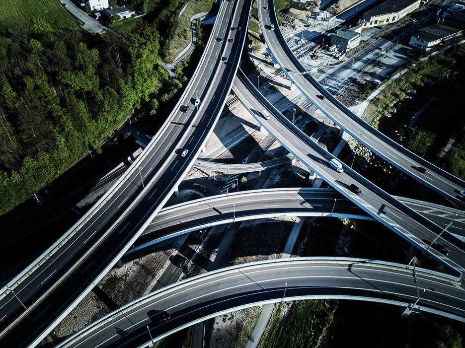 Aumentare e ampliare le strade può risolvere il problema imbottigliamenti? Thomas Müller ha qualche dubbio che sia davvero questa la ricetta magica.