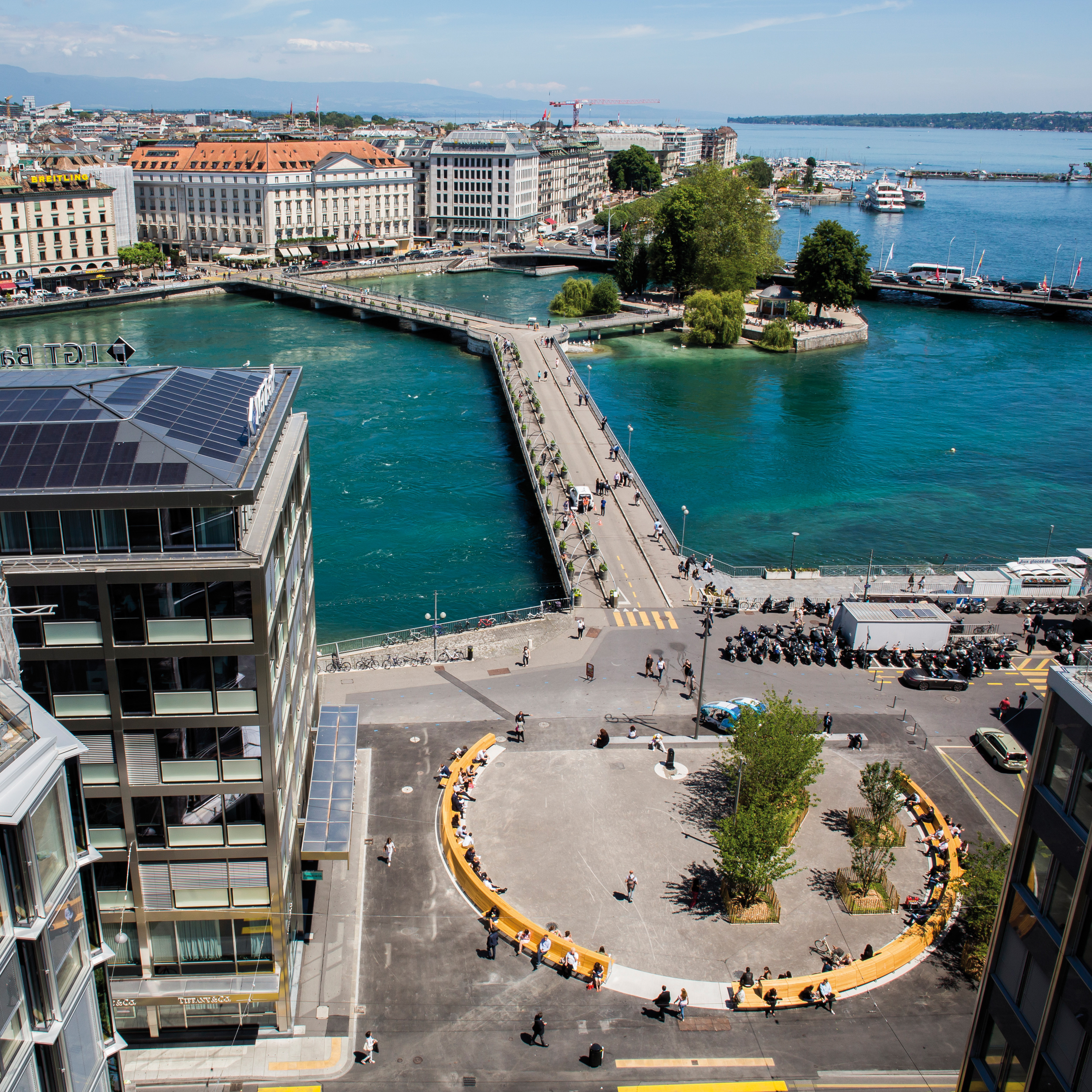 1 Vue de la place et de la rade