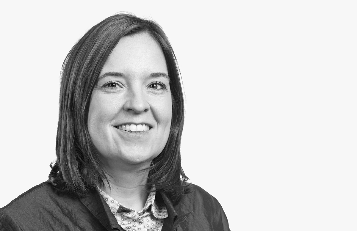 Barbara Zeleny arbeitet seit 2015 bei SBB Immobilien und leitet die Entwicklungsprojekte SBB Areale Zürich West. Die an der Harvard-Universität studierte Architek­tin bringt eine langjährige Berufserfahrung im internationalen Umfeld mit. Sie interessiert sich für neue Vorgehen bei Entwicklungsprozessen und strebt dabei stets nach einem frischen Verständnis von Urbanität.