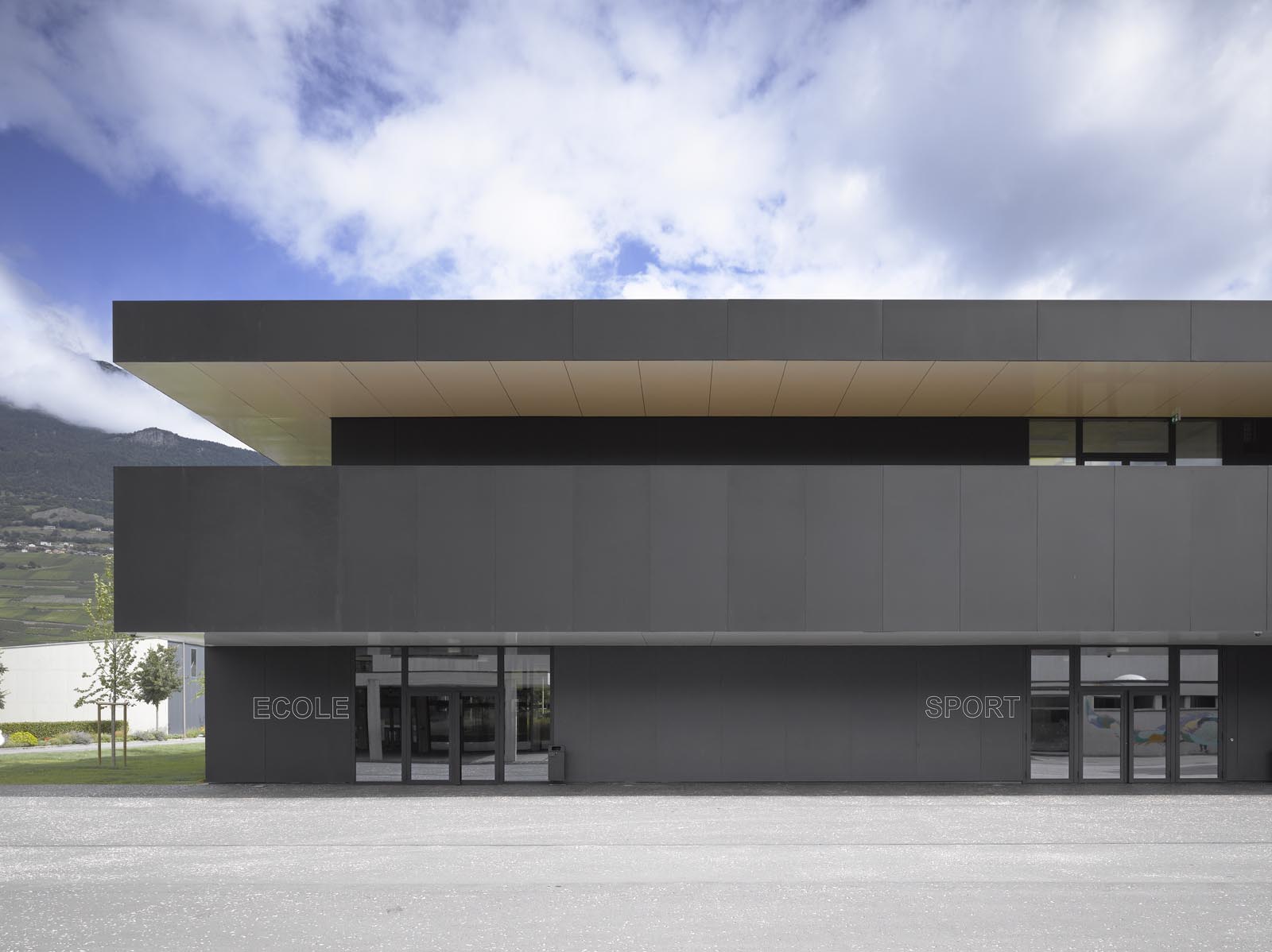 ECOLE PRIMAIRE_CHATEAUNEUF CONTHEY (VS) Architectes: Bonnard Woeffray architectes fas sia, Monthey