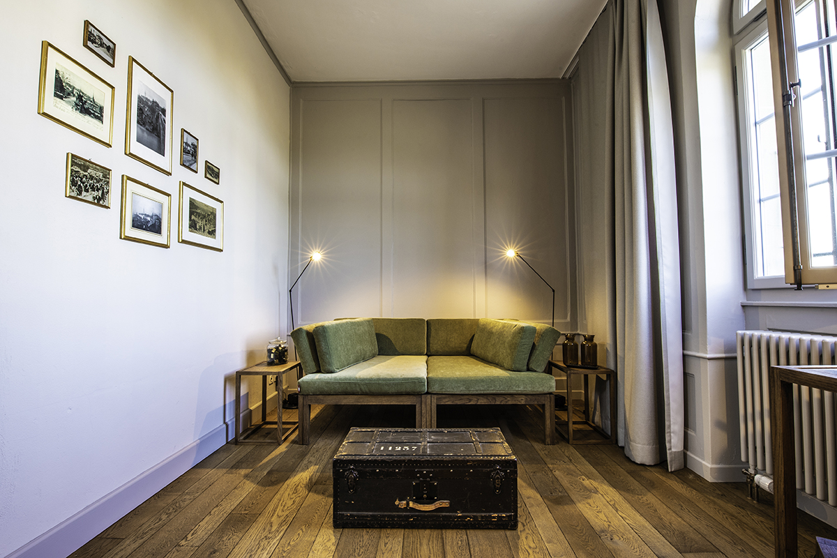 Hotel Zollhaus, Bern: Der Wohnraum im Erdgeschoss kann auch zwei weitere Gäste aufnehmen.