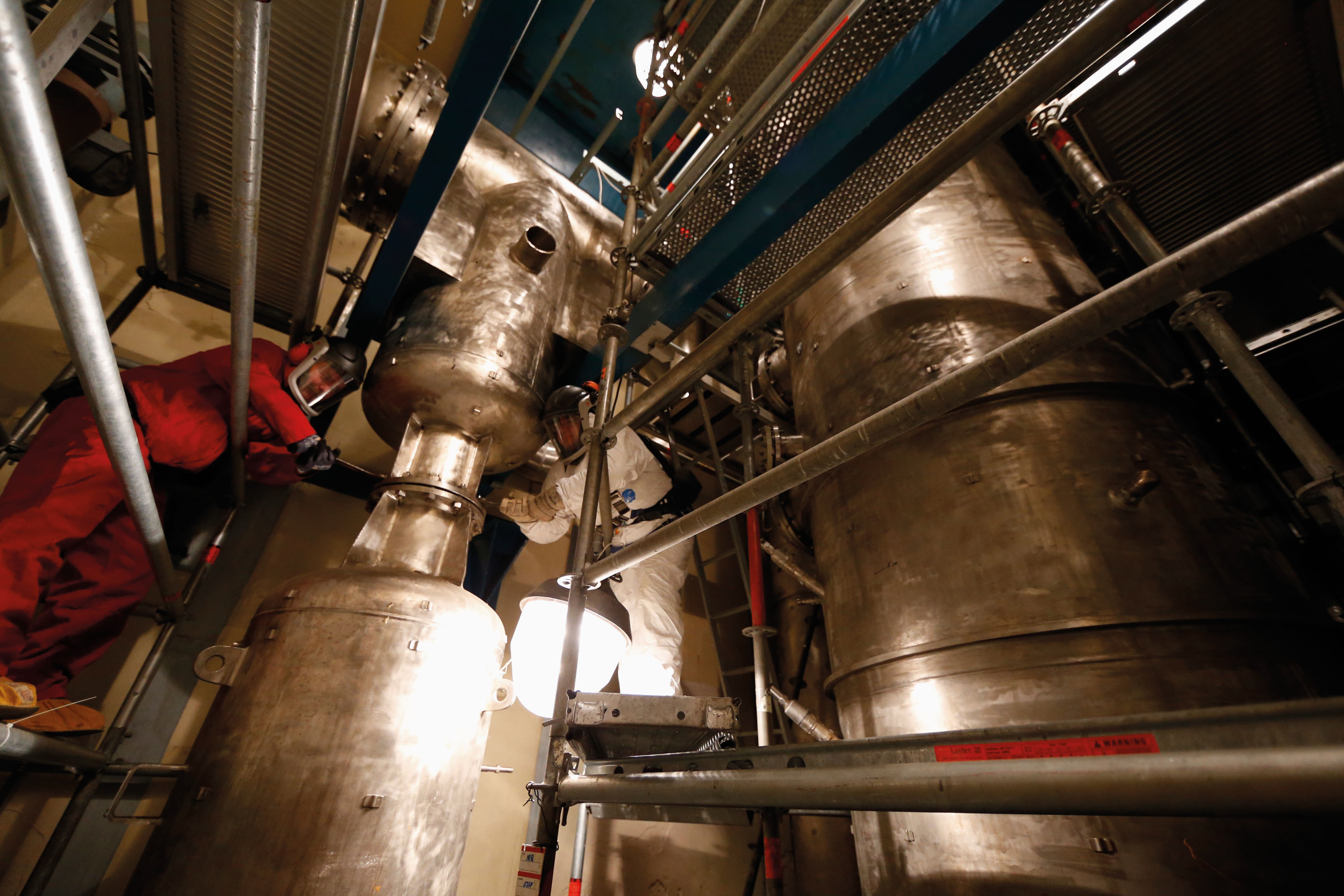 Centrale nucléaire de Leibstadt : installation de nouveaux séparateurs d’eau et surchauffeurs intermédiaires (© Kernkraftwerk Leibstadt)