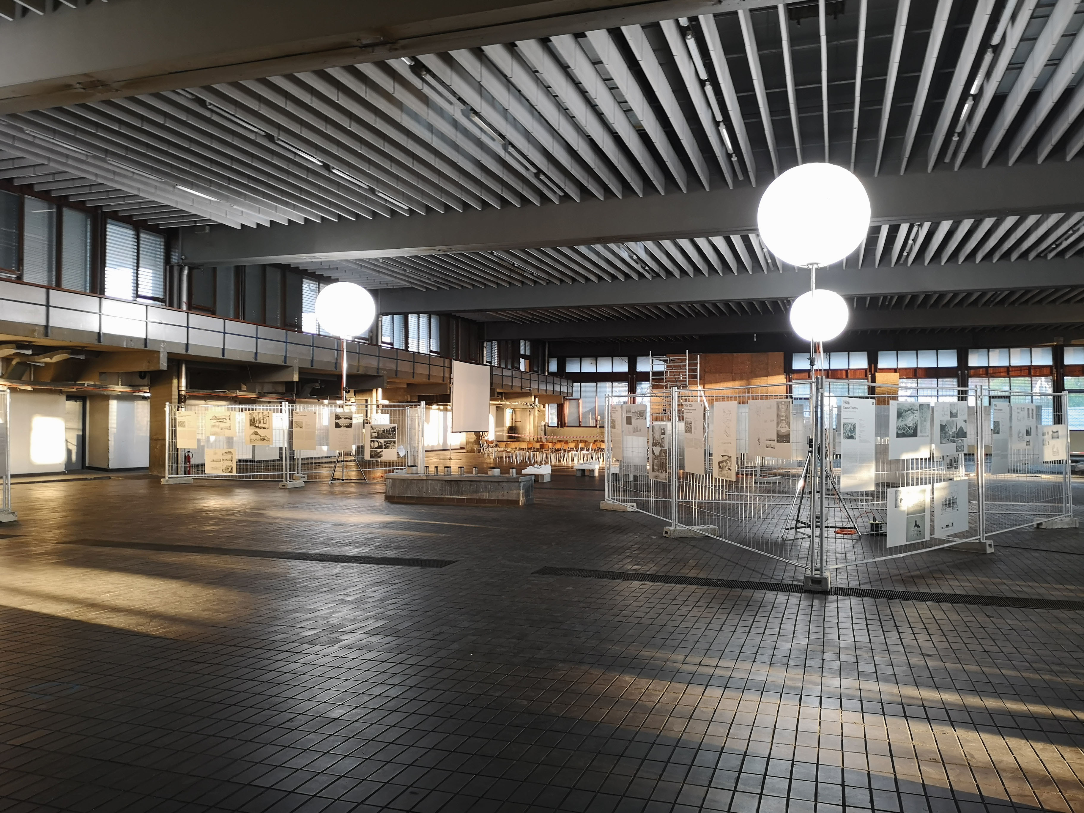 Vue de l’exposition « Le concours, une valeur ajoutée » à la BlueFactory Fribourg