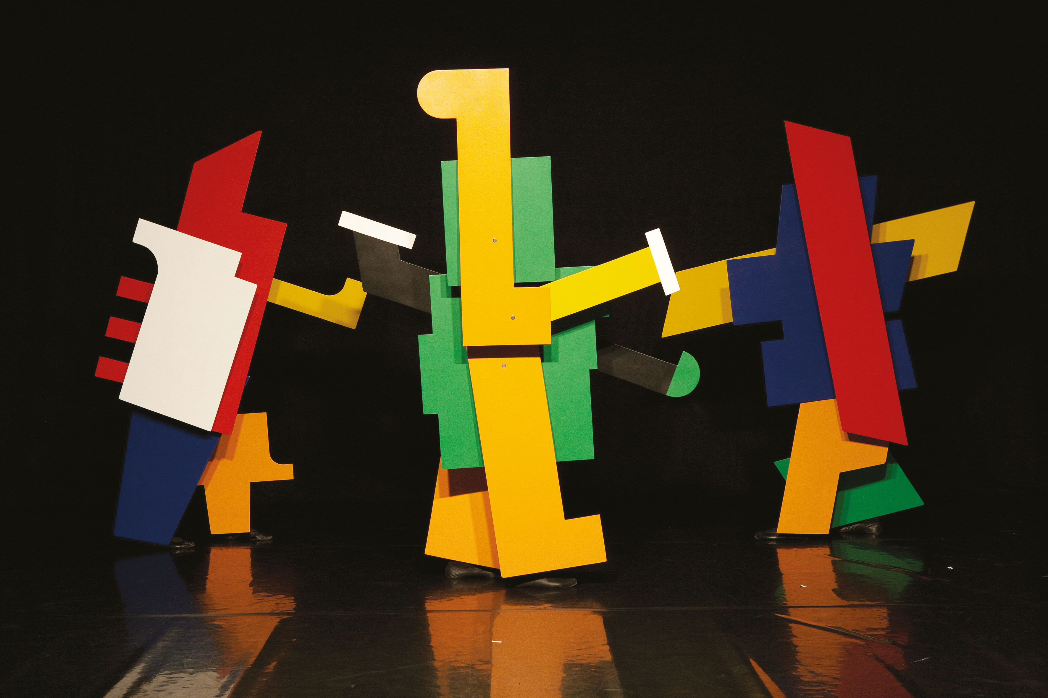 Asger Jorn, « Contre le fonctionnalisme », in Pour la forme. Ebauche d’une méthodologie des arts, Paris, Editions Allia, 2001, pp. 25-33.