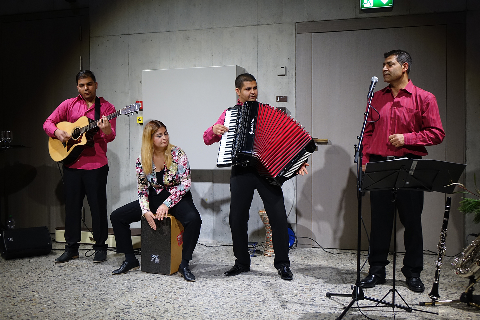 Musikalischen Schwung ins Auditorium brachte die nordmazedonische Familienband «Tayfa».
