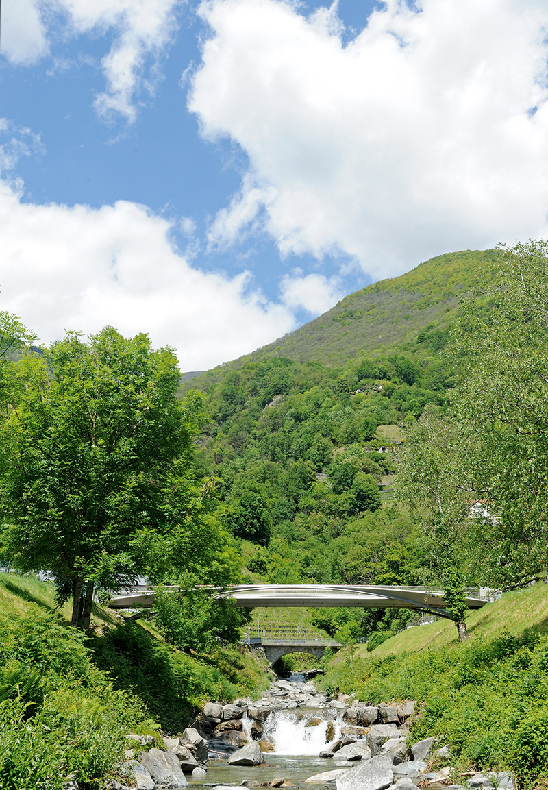 Nell’ambito del prestigioso convegno Footbridge 2017, svoltosi alla TU di Berlino, il progetto dello studio di ingegneria bellinzonese Giorgio Masotti, realizzato dalle Officine Ghidoni di Riazzino e dalle Ferriere Cattaneo di Giubiasco, ha ottenuto la nomination nella categoria short span.