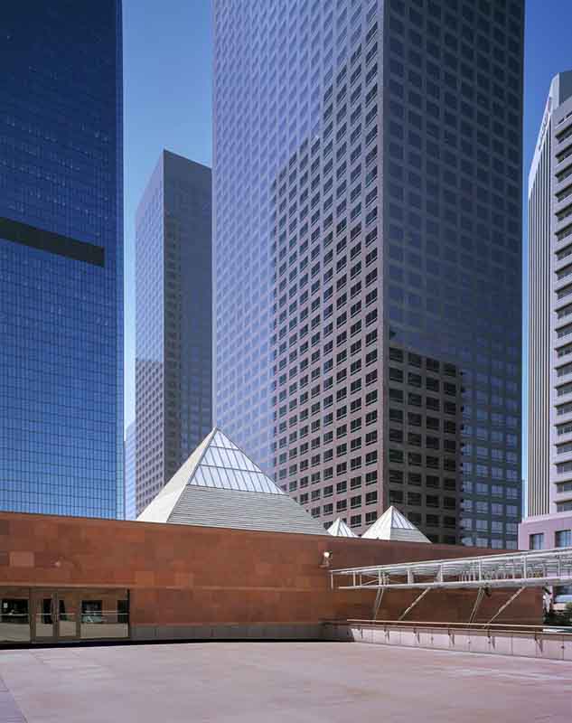 Museum of Contemporary Art, Los Angeles California, USA (1981-86)