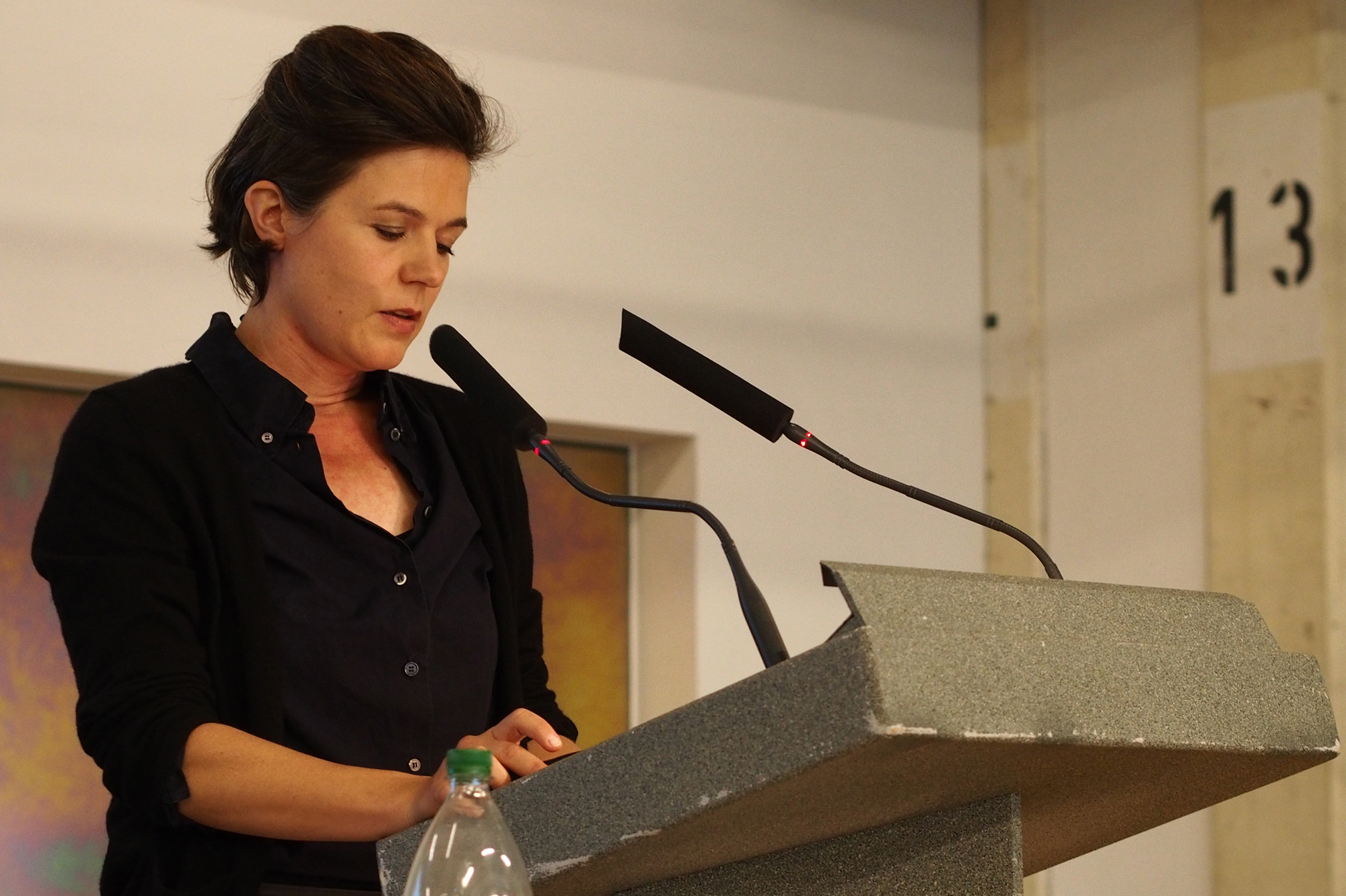 Angela Deuber, Architektin und Dozentin: «Wir sollten den Mut haben, Architektur mit einer Sehnsucht beginnend zu denken.» (Foto: Christof Rostert)